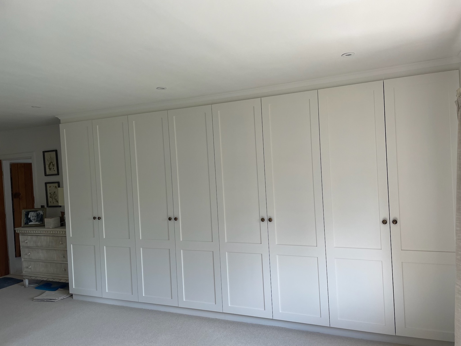 Wardrobe white shaker fitted bedroom, made and fitted by Sussex Design Interiors